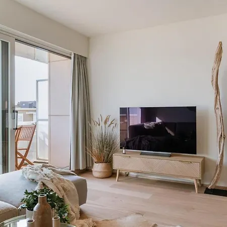 דירה Modern With Terrace On Prime Location *